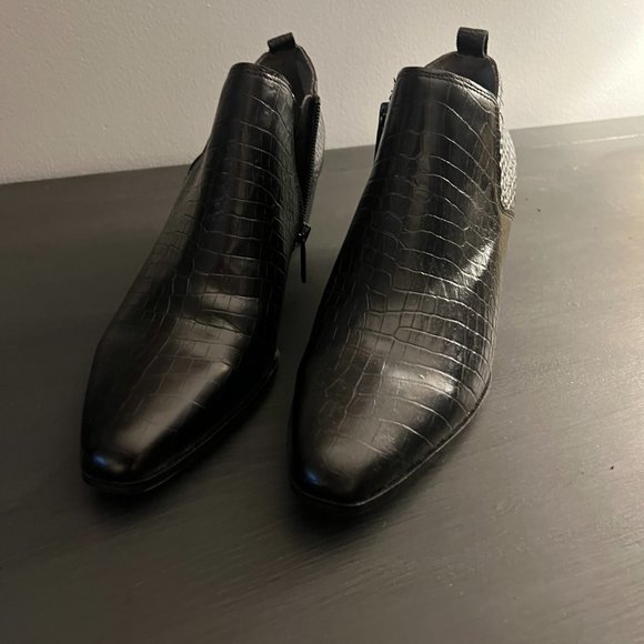Franco Sarto booties crocodile embossed - Picture 1 of 3